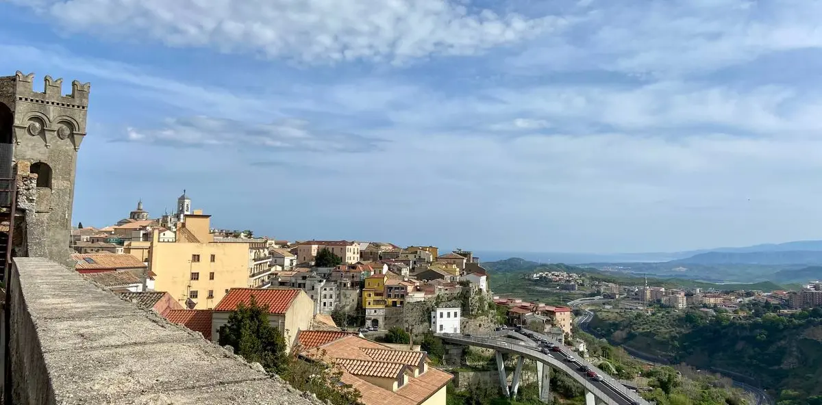 Casas a 1 euro en Calabria: el único pueblo con concurso activo en 2026