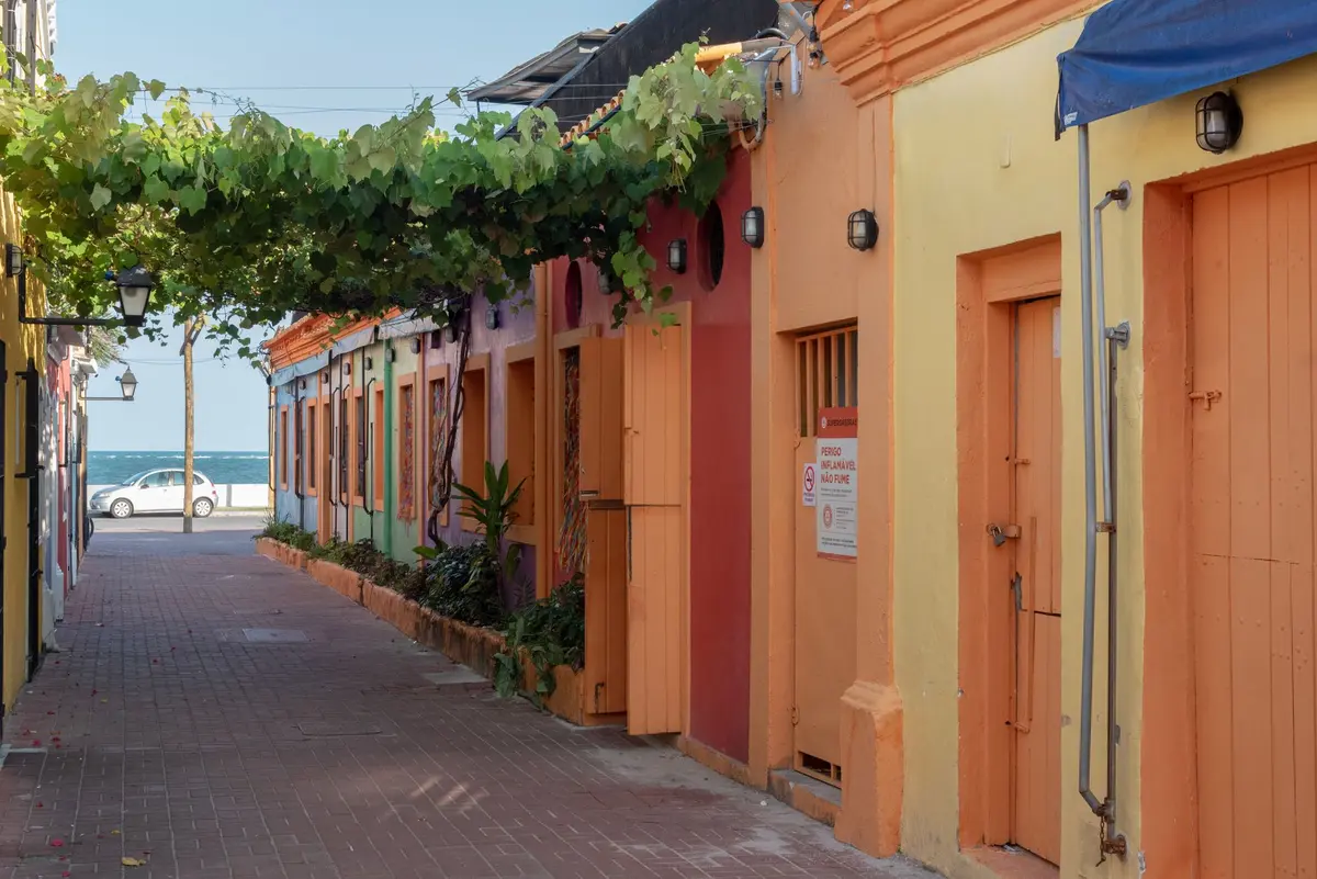 Curazao deja teletrabajar un año en el Caribe por 294 dólares y sin impuesto local