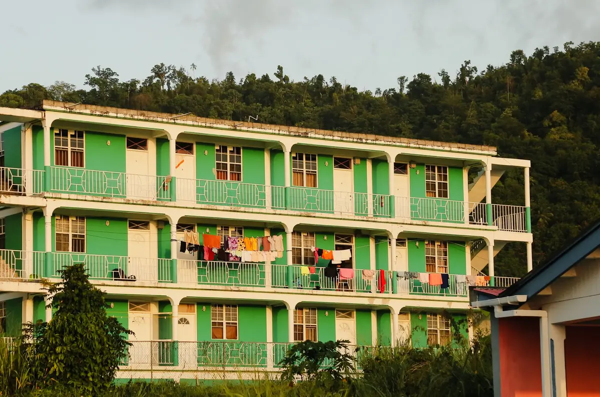 Dominica da 18 meses de residencia para teletrabajar sin cobrar impuesto por ese ingreso