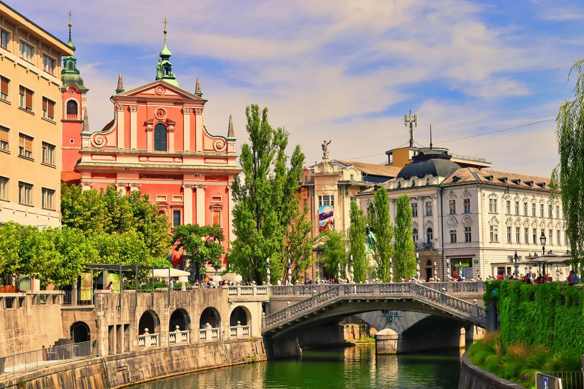 Eslovenia estrena permiso de nómada digital con reunificación familiar inmediata
