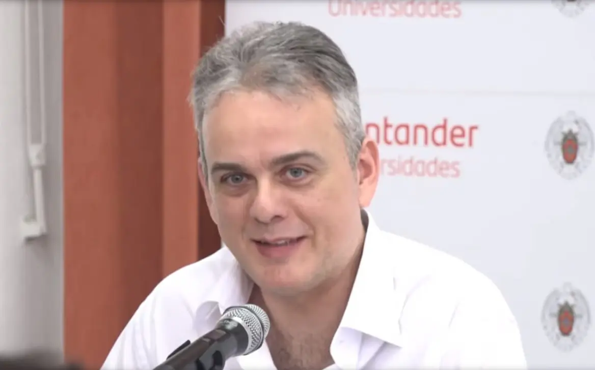 La visa de emprendedor española: residencia UE por tu proyecto, no por tu cuenta bancaria