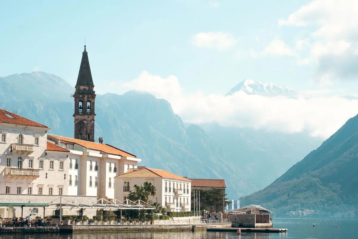Montenegro no cobra impuesto sobre lo que ganás afuera, pero el programa vence en diciembre